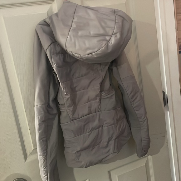 Lululemon down for it all jacket size 0 - Picture 2 of 2